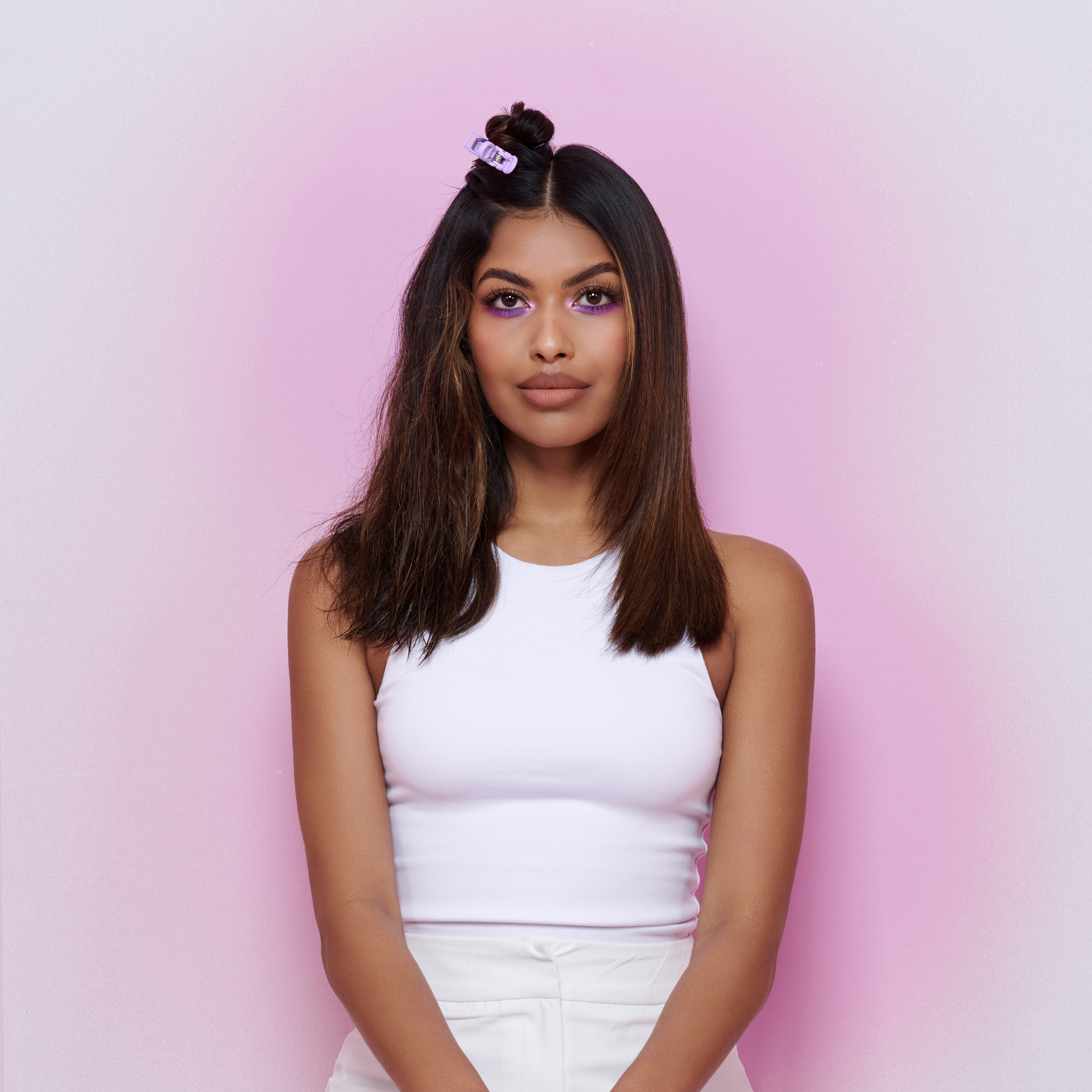 Model using the Grip Clips - Baby Lilac