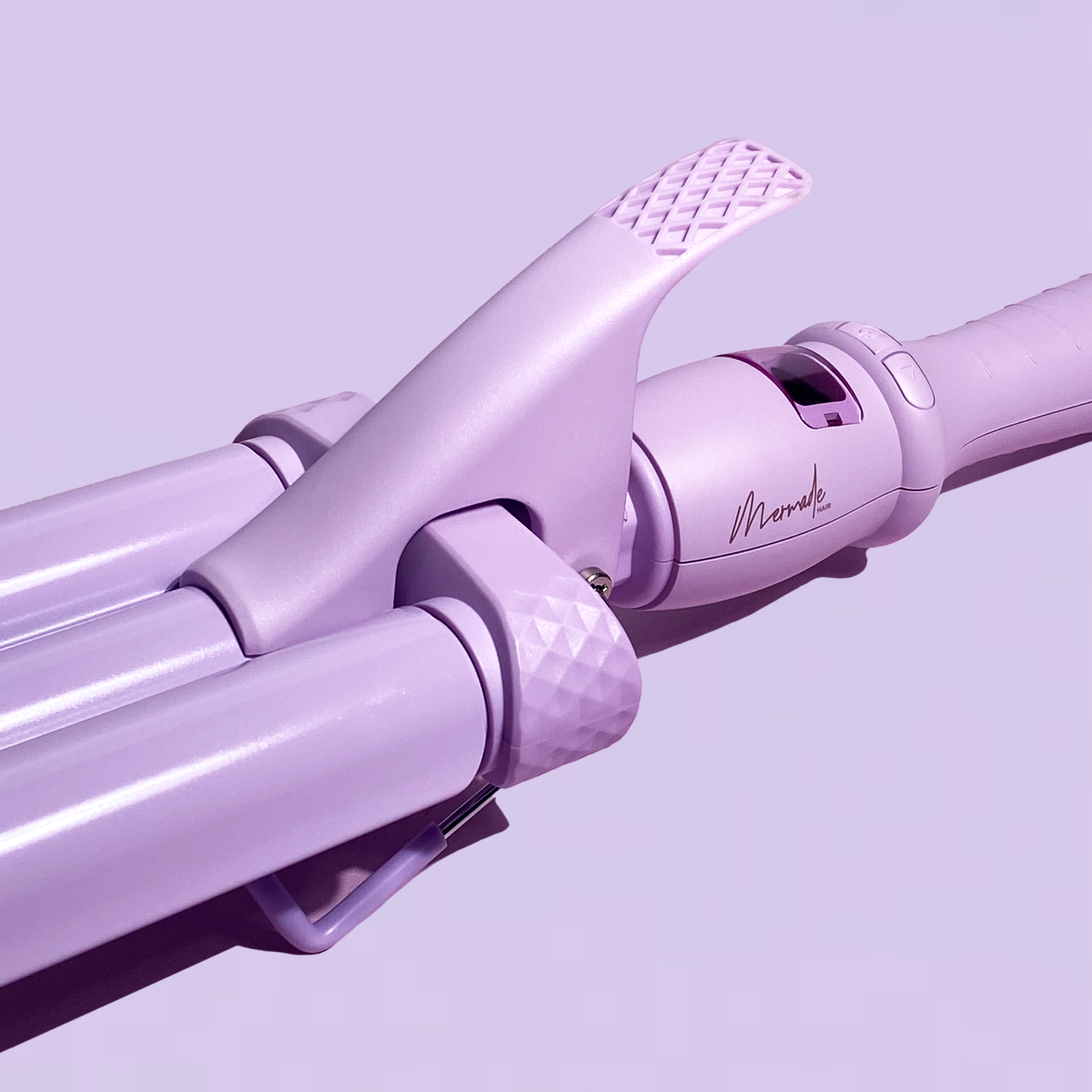 Features of the Mermade Hair 22mm Cutie Waver Lilac