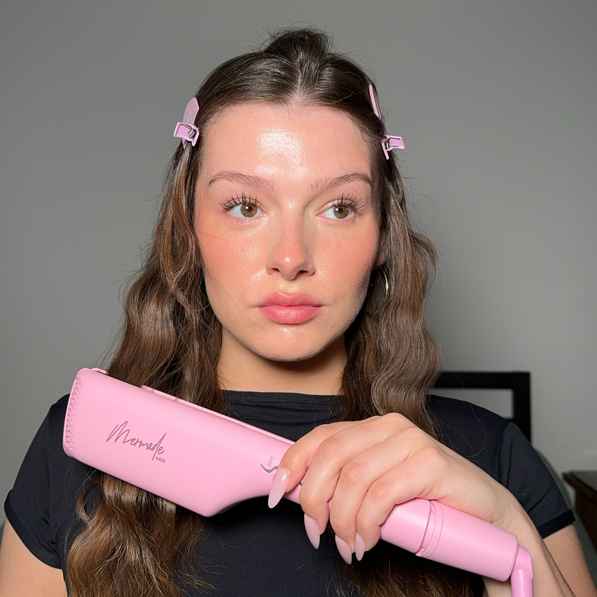 Model using the Double Waver - Pink